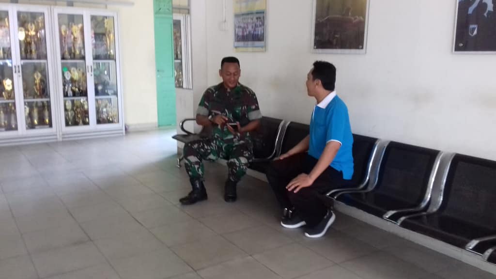 Ada Maksud Apa Sertu Joko R. Datangi Kepala Sekolah SMA Warga Surakarta 01