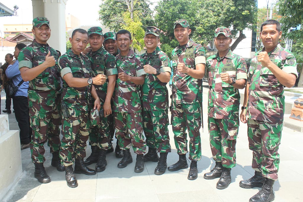 Dandim Solo Beserta Danramil Jajaran Dan Perwira Staff Ikuti Open House Natal 2019 03