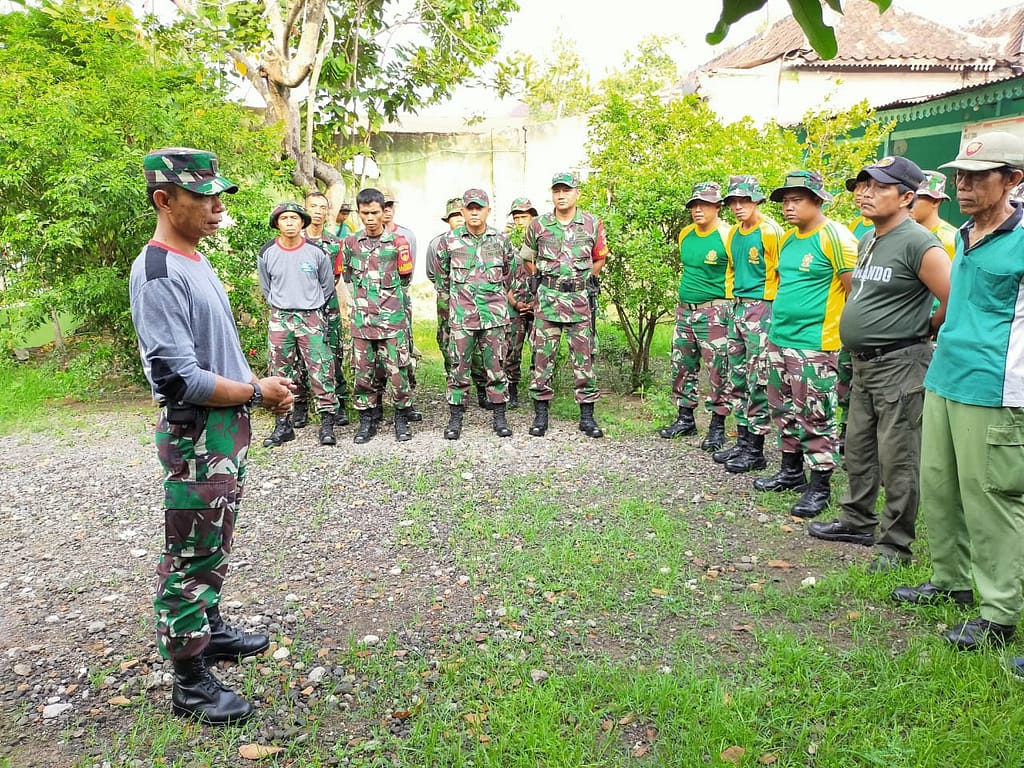 Maknai Hari Juang TNI AD, Koramil 03 Serengan Gelar Karya Bakt dan Bakti Sosial 01